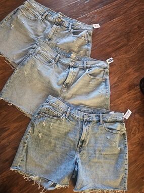 Old Navy Light Blue Distressed Women's Denim Shorts Size 16 Lot 3 Nwt